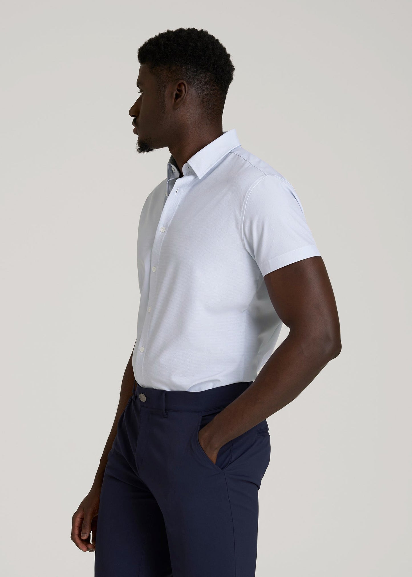 Short Sleeve Traveler Stretch Button Shirt for Tall Men in Light Grey Chevron