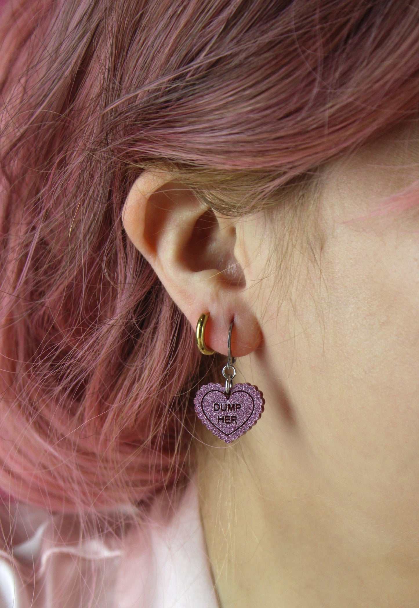 "Dump Her" Loveheart Huggie Hoop Earrings - Pink