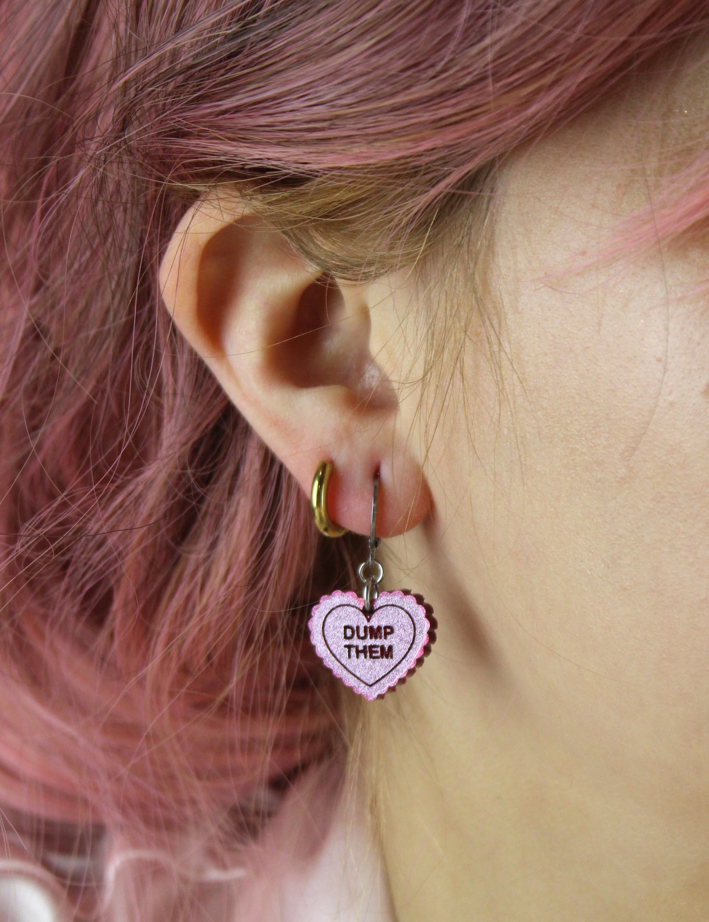 "Dump Them" Loveheart Huggie Hoop Earrings - Pink