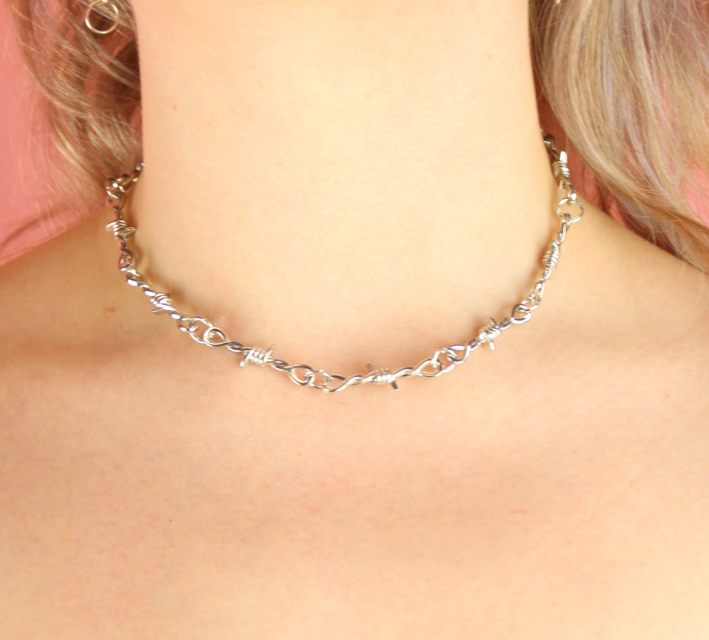 16 Inch Thin Barbed Wire Necklace