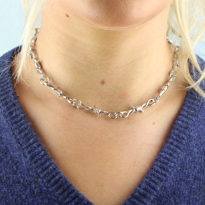 16 Inch Thin Barbed Wire Necklace