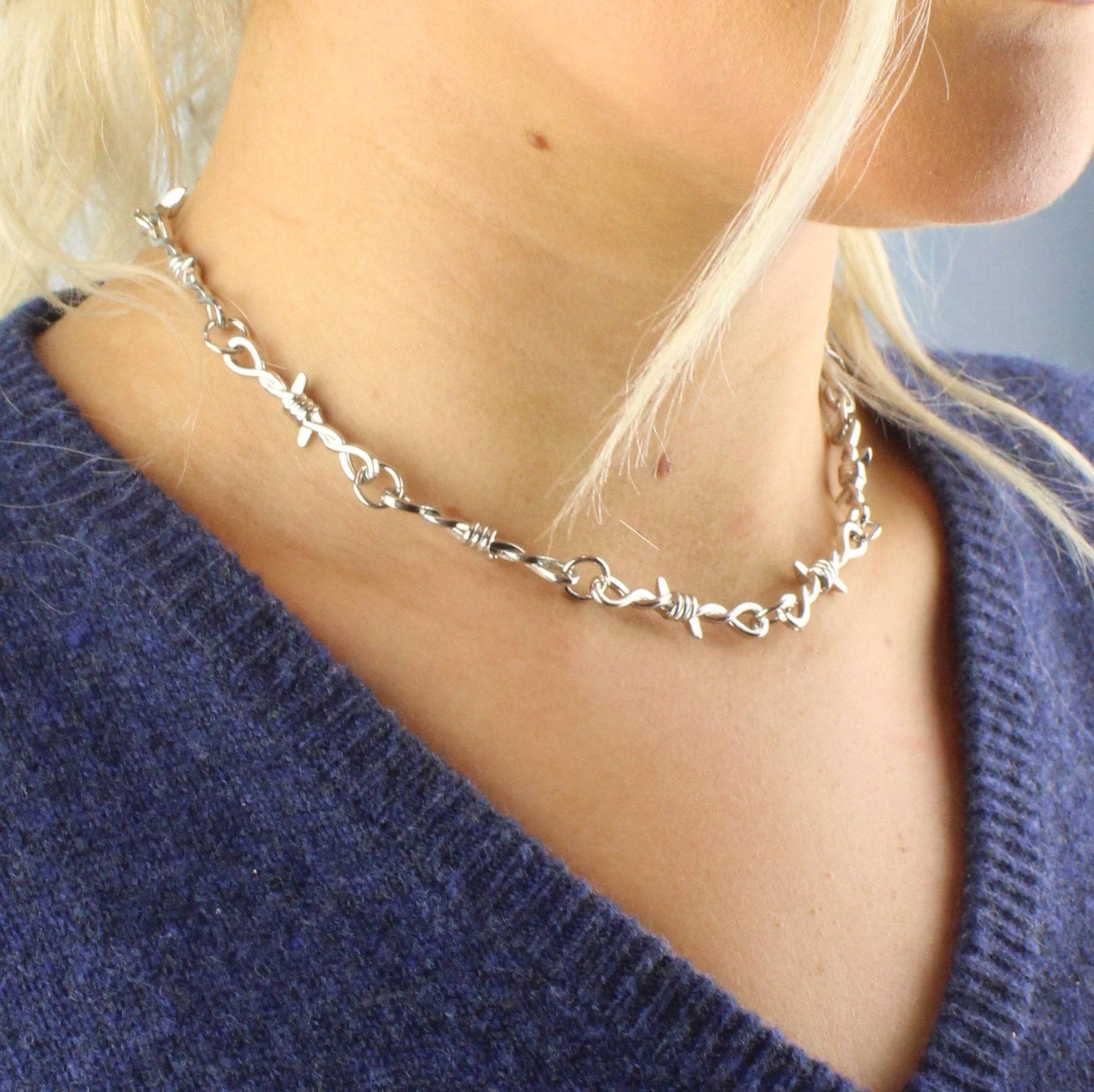 16 Inch Thin Barbed Wire Necklace