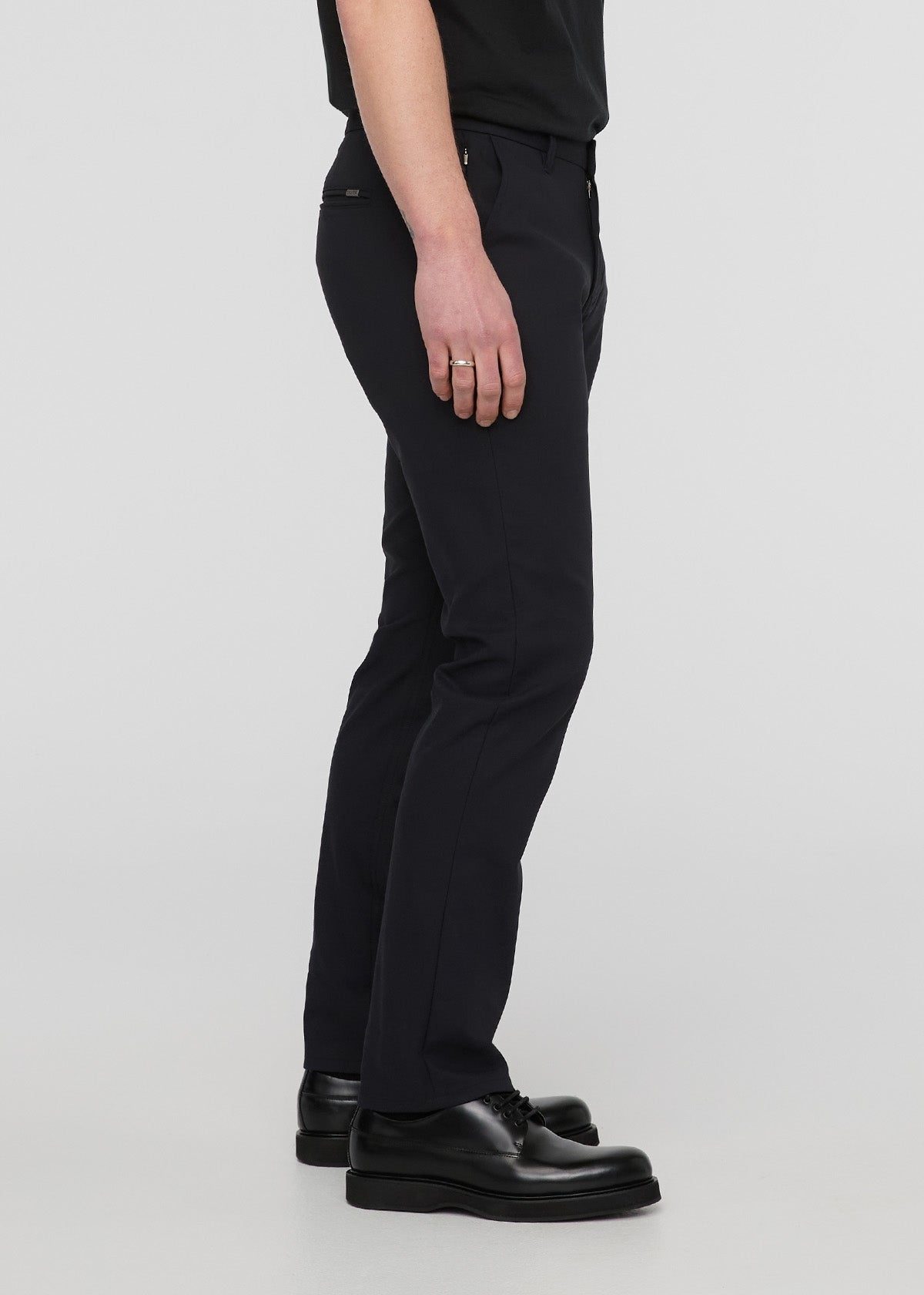 NuStretch Relaxed Taper Trouser - Black