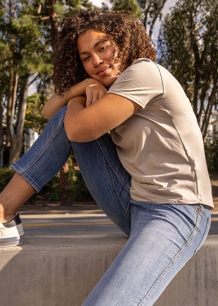 Performance Denim Girlfriend - Vintage Light Stone
